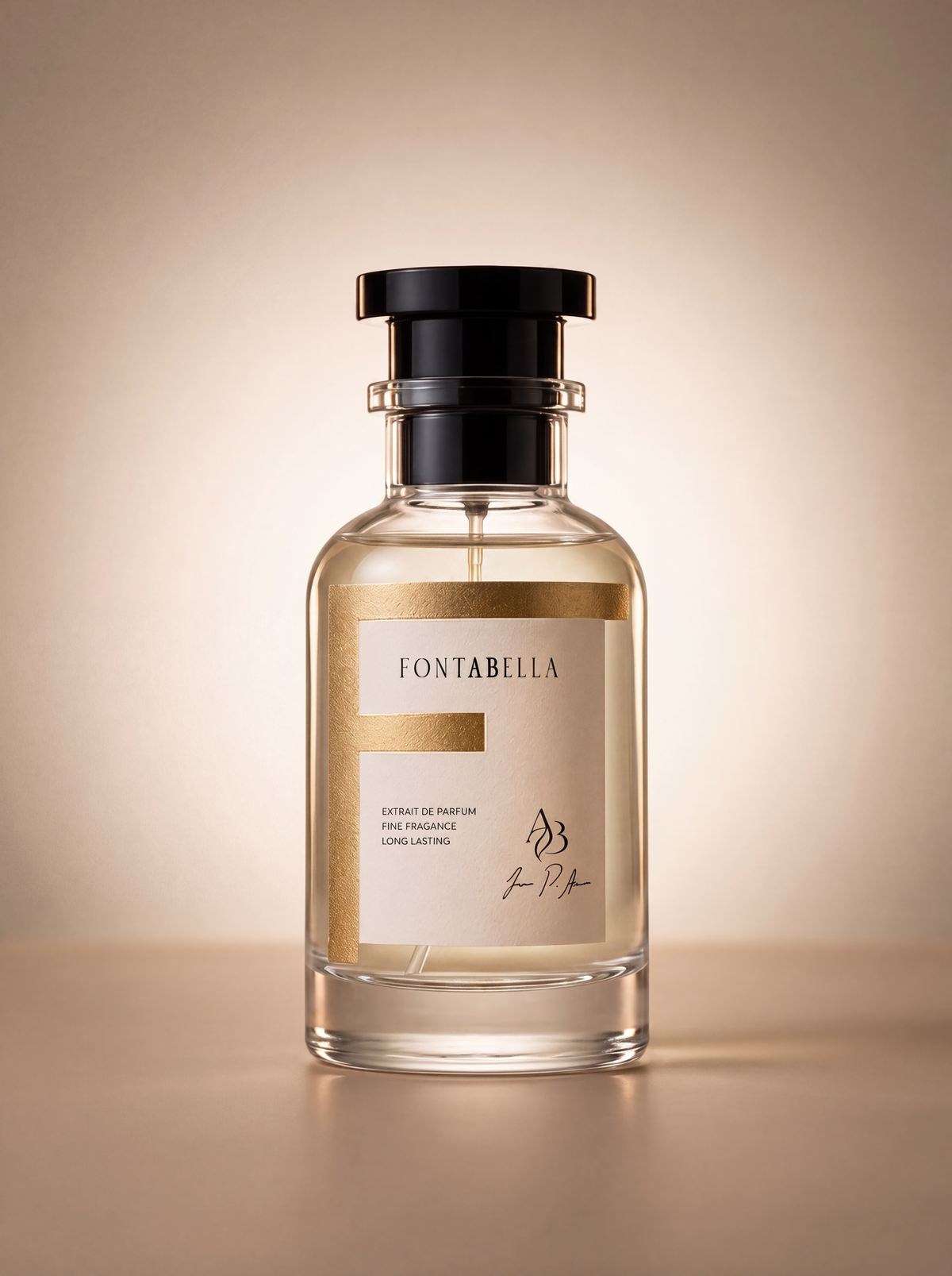 Perfume Nomadé de Fontabella, extrait de parfum en frasco de vidrio con etiqueta dorada